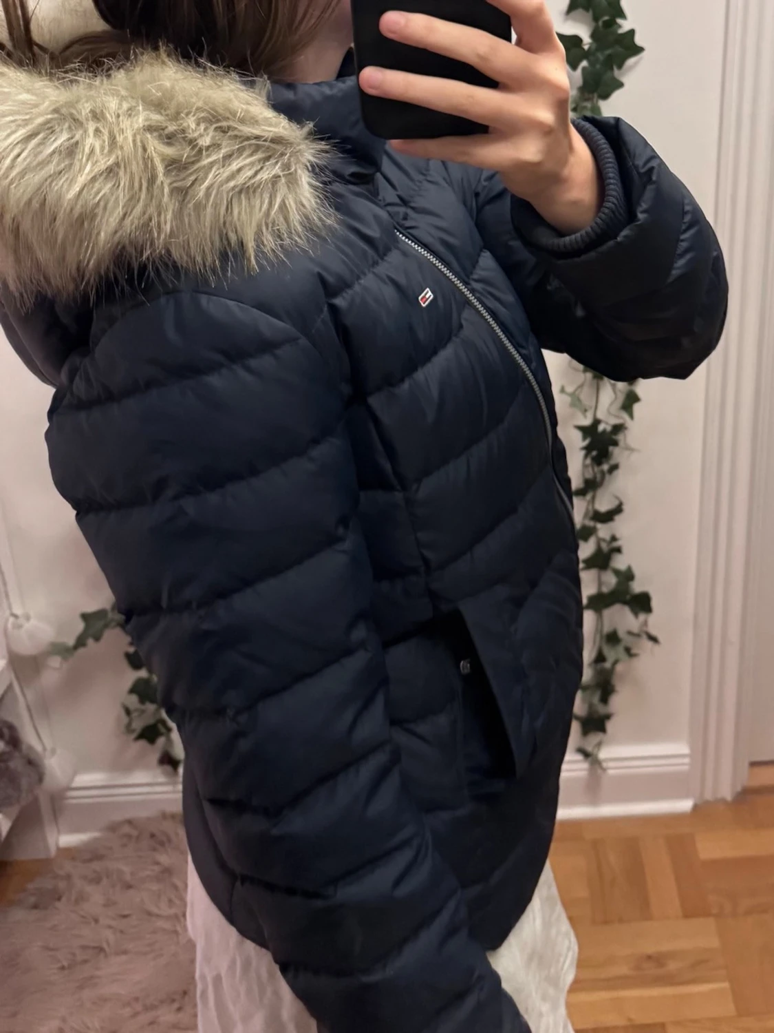 Marinblå dunjacka från Tommy Hilfiger