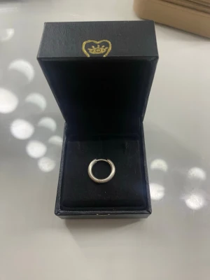 Maria Nilsdotter örhänge  - Örhänge från Maria Nilsdotter nästan aldrig använt nypris 1400kr🩷