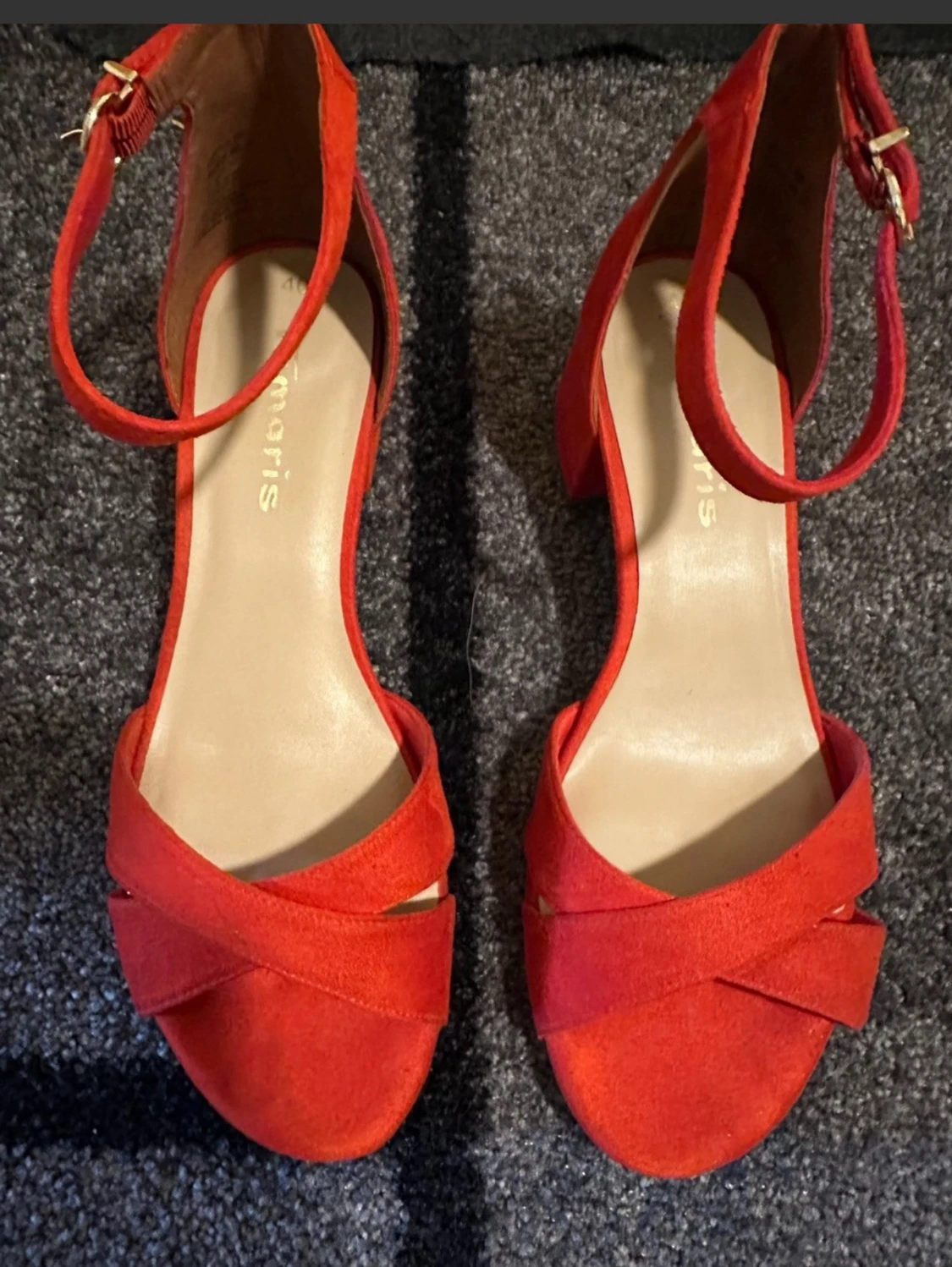 Röda sandaler med klack från Tamaris stl 40