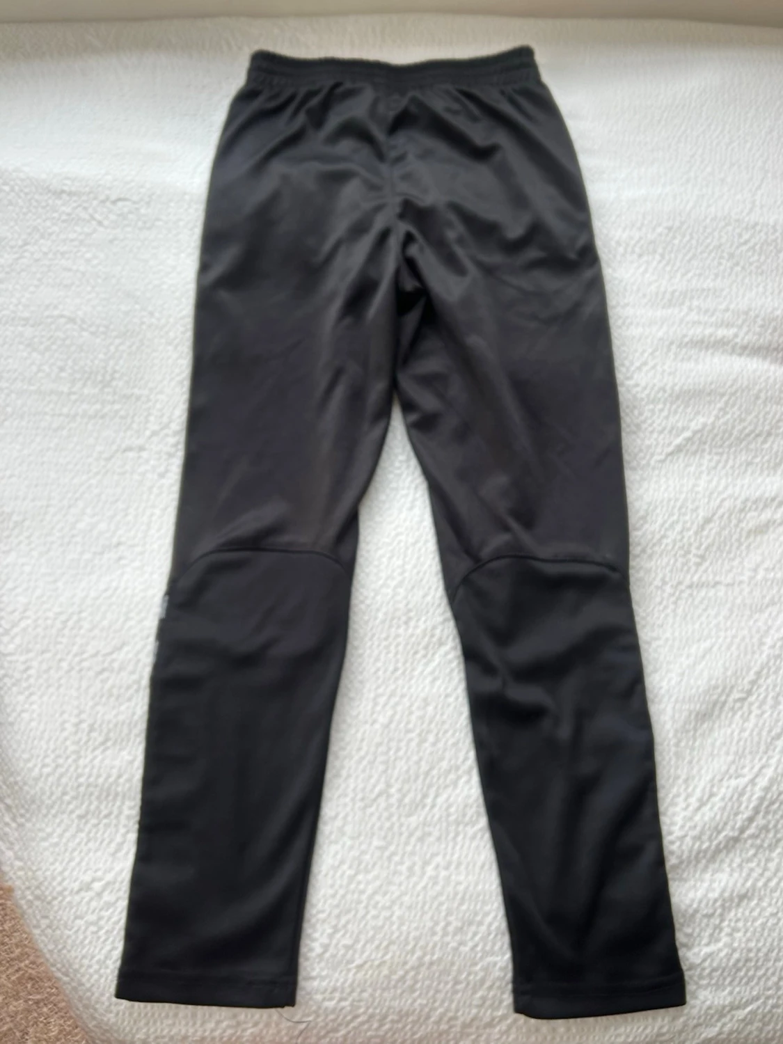 Svarta träningsbyxor från Hummel - 2