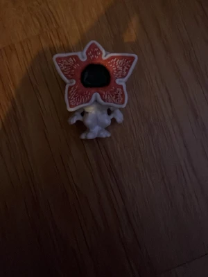 Demogorgon funko pop  - Strangerthings kinderjoy funkopop demogorgon figure