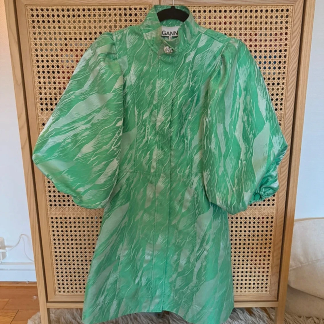 Grön klänning från Ganni