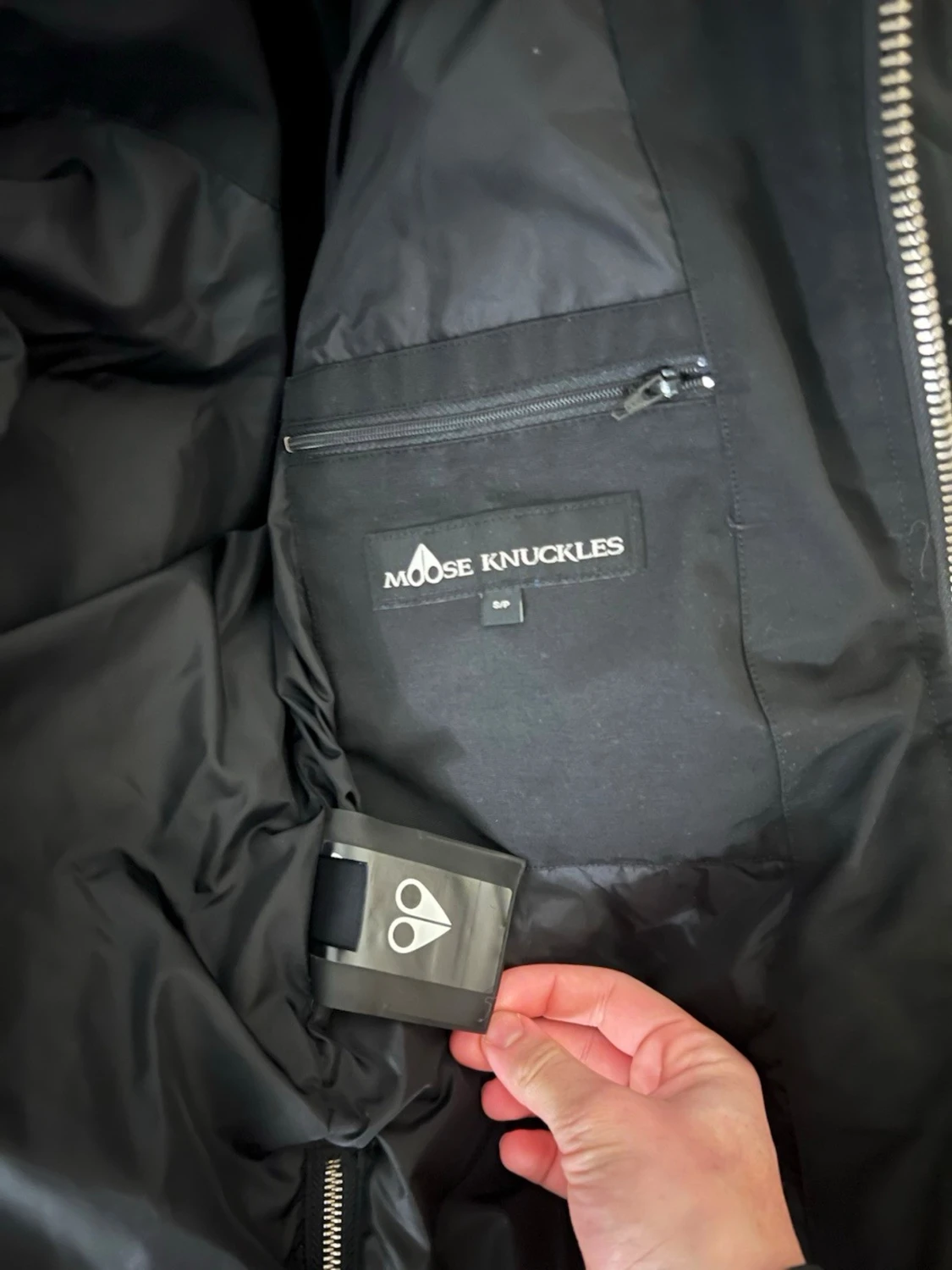 Svart pufferjacka från Moose Knuckles - 2
