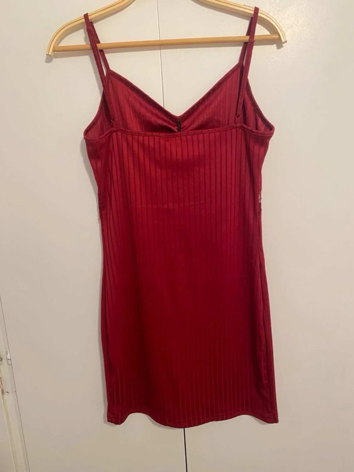 Vinröd klänning - 2
