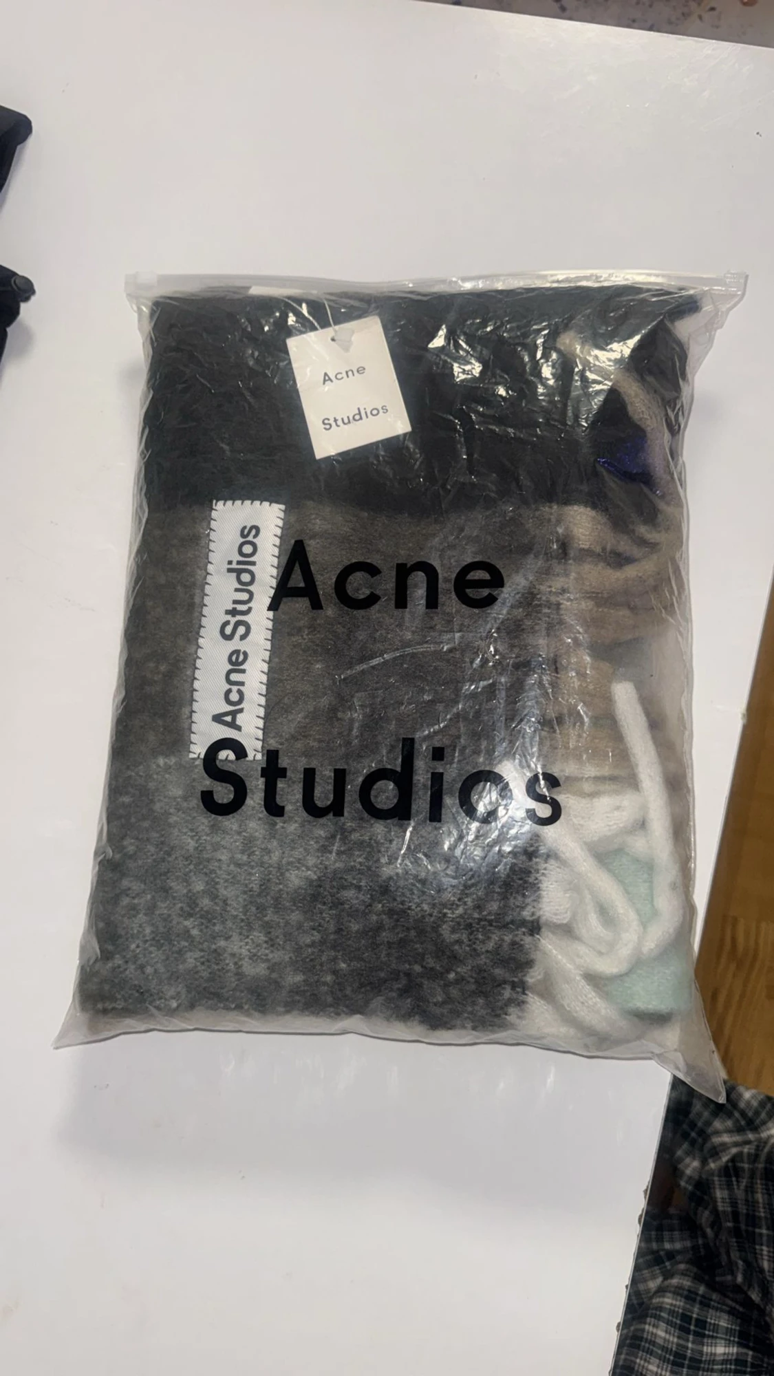 Rutig ullväst från Acne Studios - 2