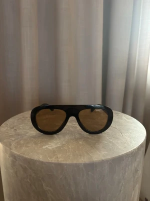 Ava 01  - Super snygga solglasögon!