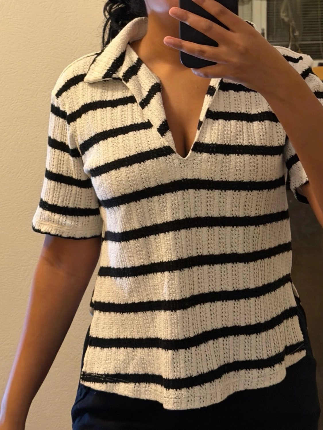 Randig stickad polotopp med krage - 1