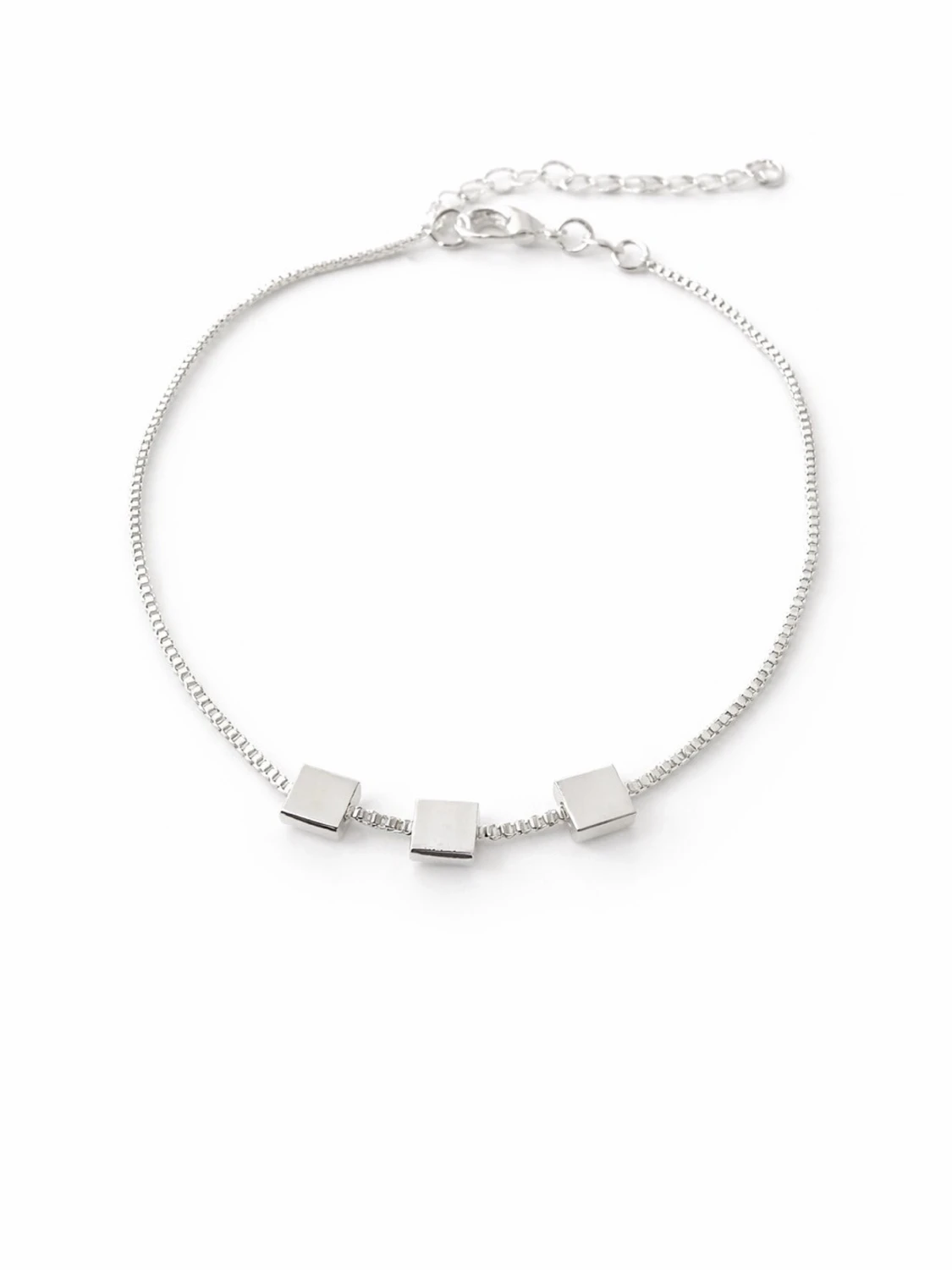 Silvrigt armband med kuber