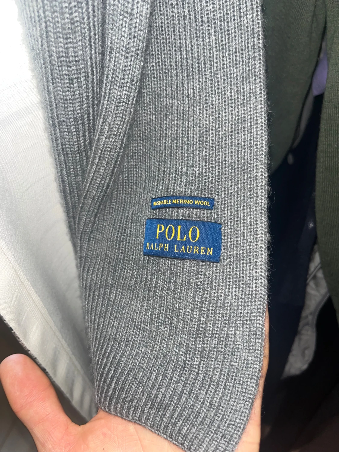 Grå stickad halsduk från Polo Ralph Lauren - 1