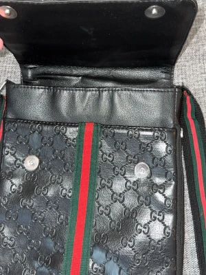 Väska  - Tjena säljer en väska till 