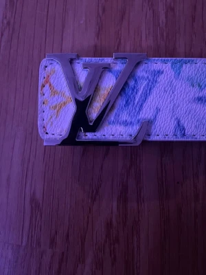 L och V bälte  - Fint bälte har knappt använt för mer info skriv gärna till mig!