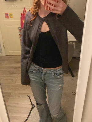 Kofta Gina tricot grå - Grå Gina tricot kofta. Inga fläckar. Original pris 200 