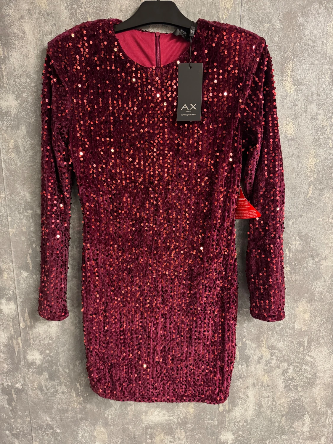 Vinröd paljettklänning från AX Paris - NY