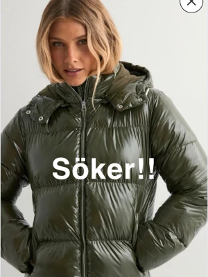 Söker nelly pufferjacka - Söker denna jacka i modellen ”everyday shiny puffer jacket” i färgen green i storlek S/M. Skriv om ni har denna jacka och kan tänka er att sälja för ett rimligt pris! 💕