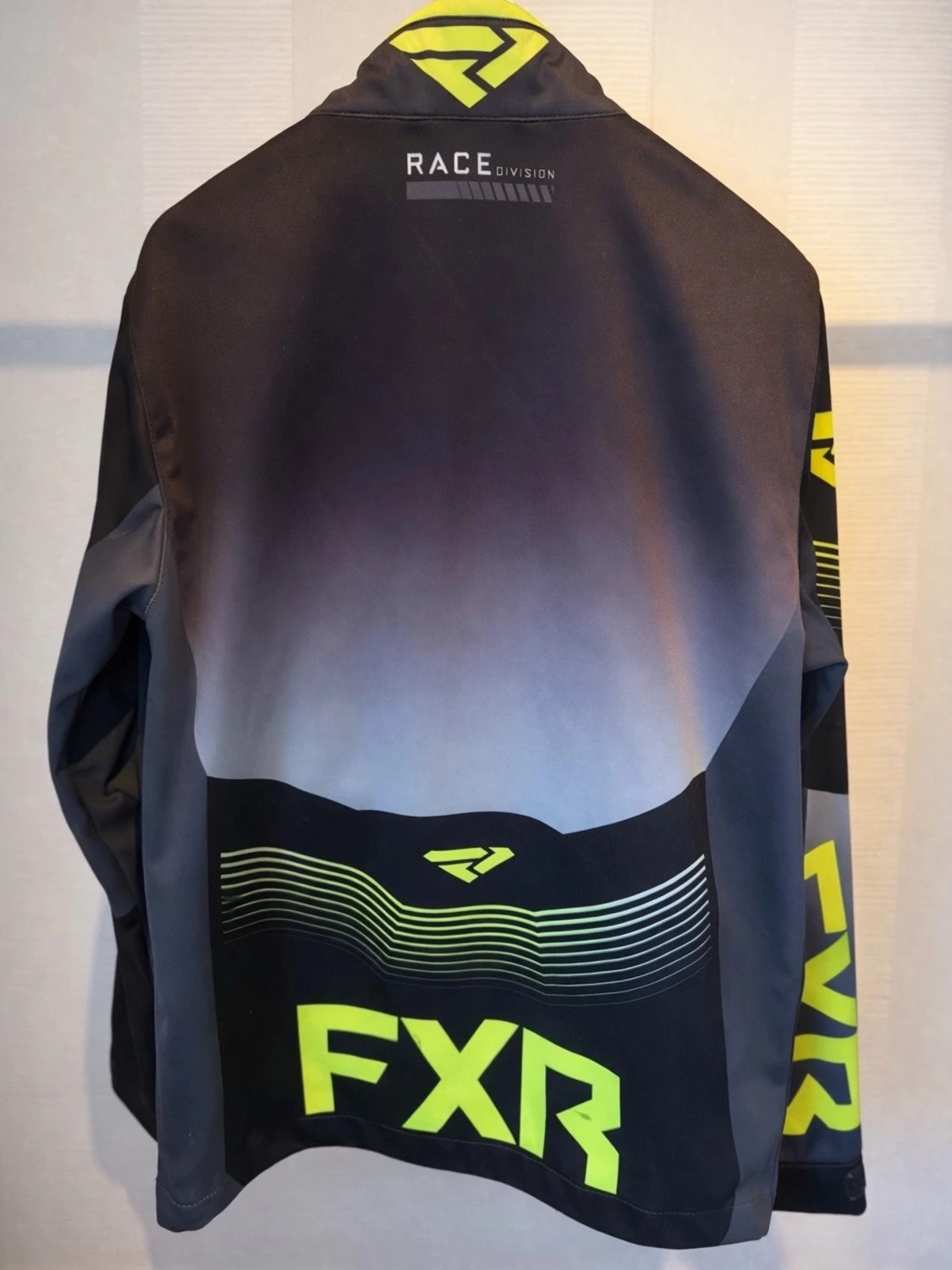 FXR vindjacka med neontryck - 1