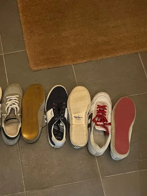 Sneakers från Philippe model, Pepe Jeans och Diesel - Säljer Philippe model, Pepe Jeans och Diesel, behöver pengar, Philippe model stl 43 bra skick, Pepe Jeans helt nya box ingår och diesel stl 43! Hör av er vid funderingar, kom med bud 
