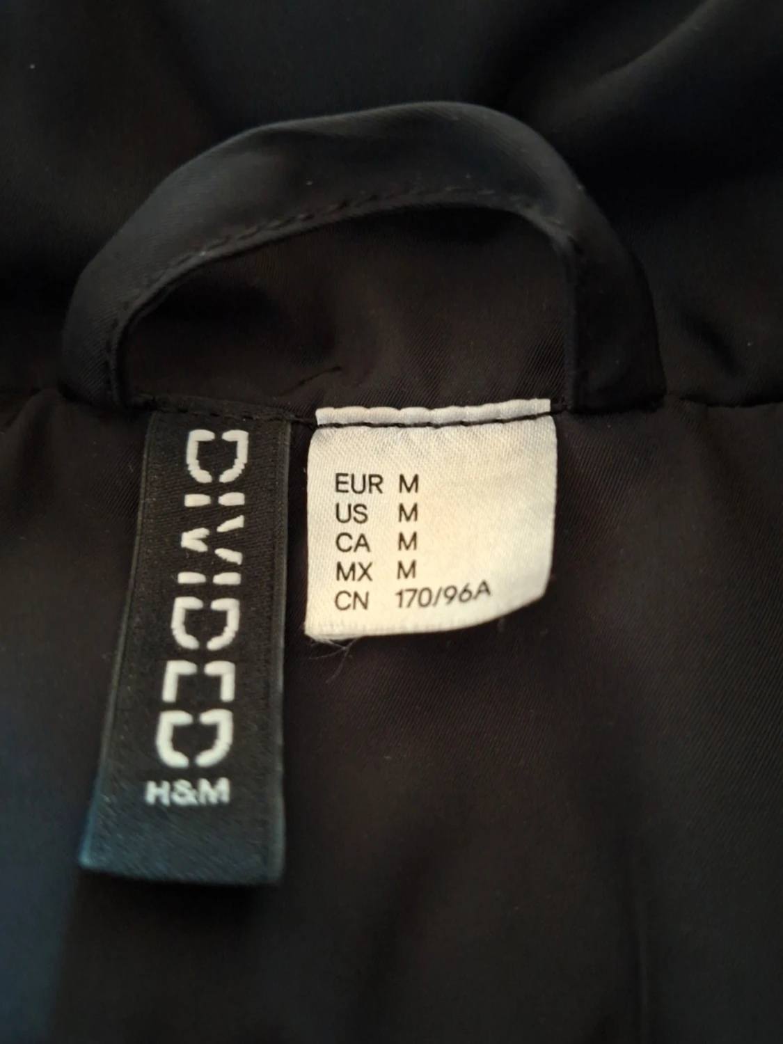 Svart dunväst från H&M Divided M - 2