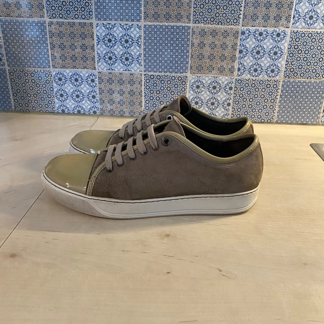 Lanvin sneakers i beige mocka - 2