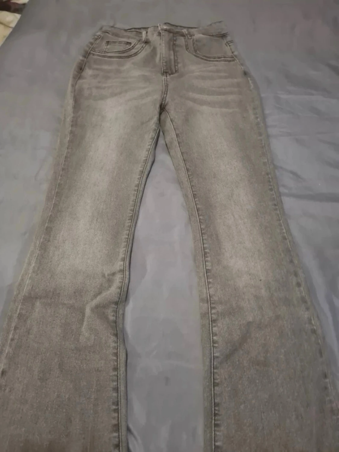 Grå bootcut jeans med hög midja - 1