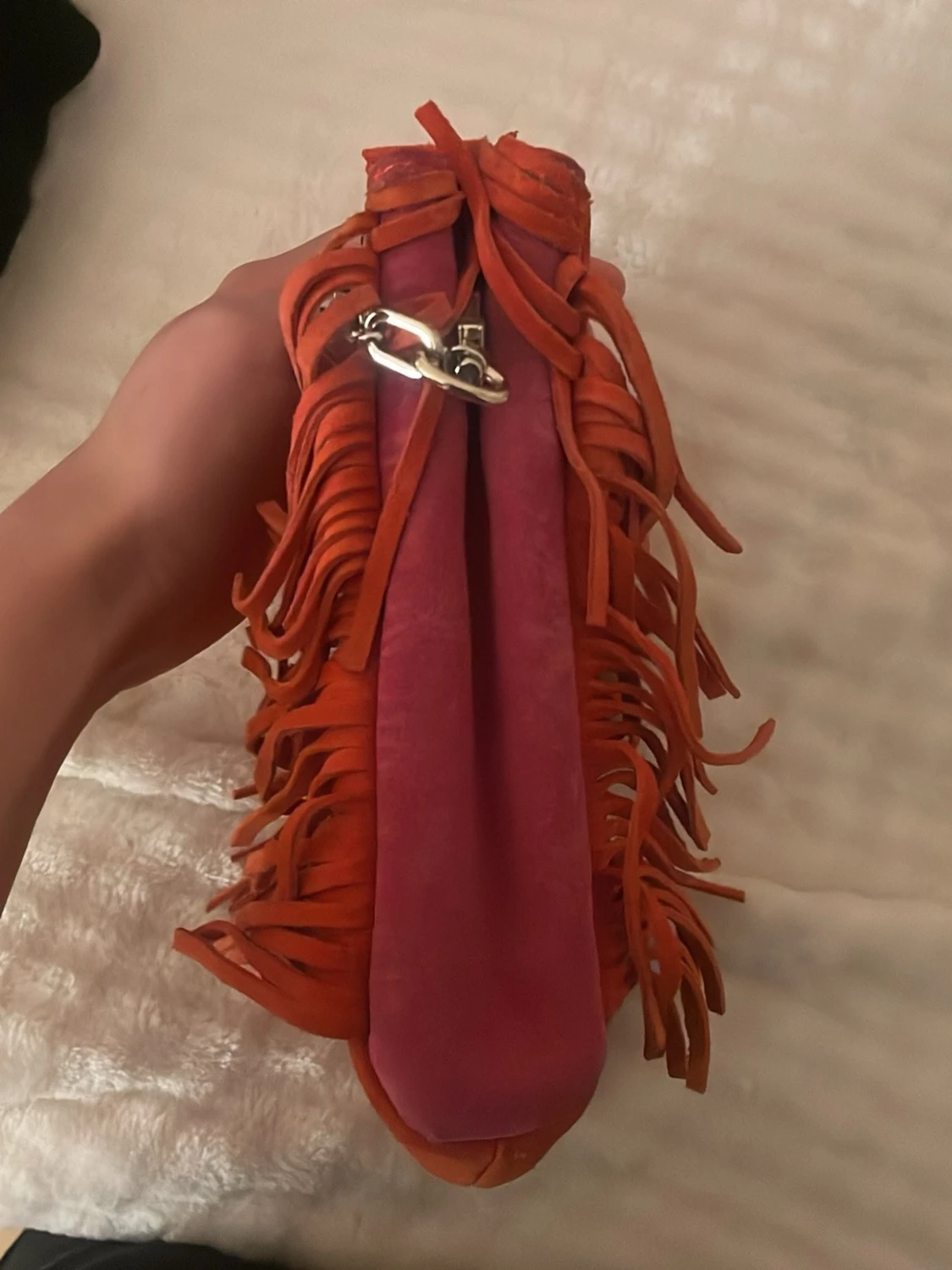 Orange axelväska med fransar från Maje - 1