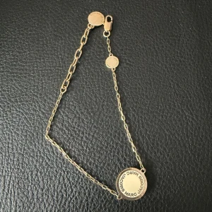 Marc Jacobs armband - Från Marc by Marc Jacobs i bra skick. 