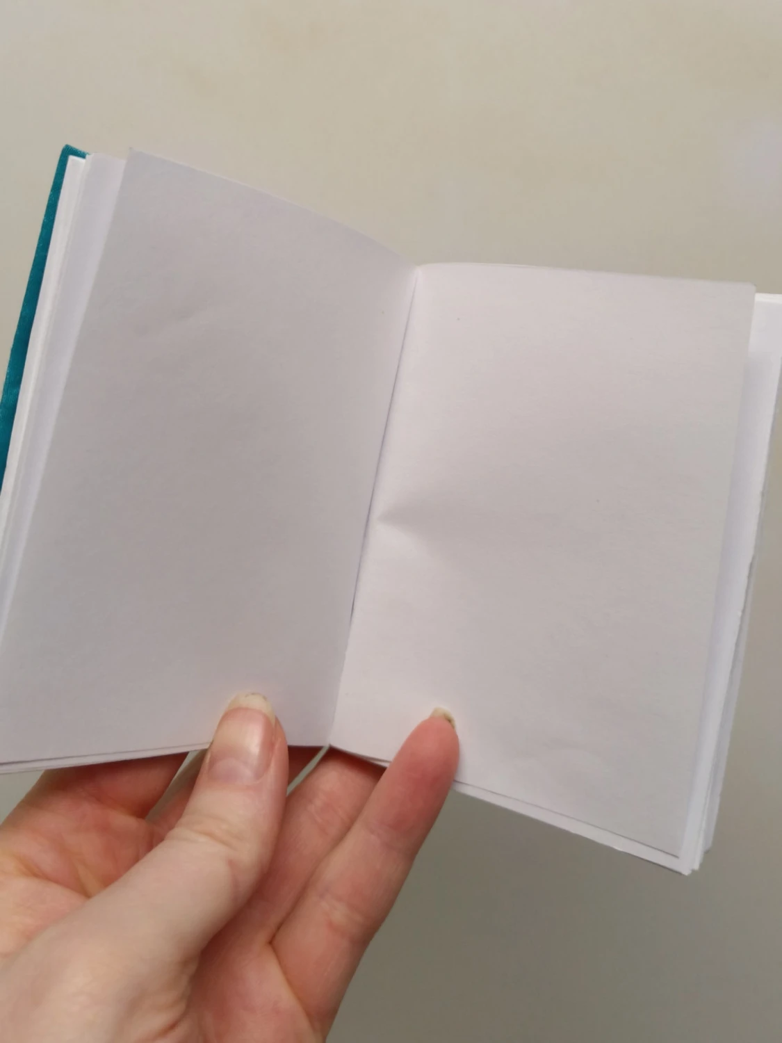 Handgjord anteckningsbok med paljettblomma - 1