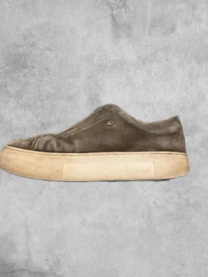 Grå Kcobler skor - Säljer nu ett par gråa skor från Kcobler. Kontakta gärna vid frågor!😃