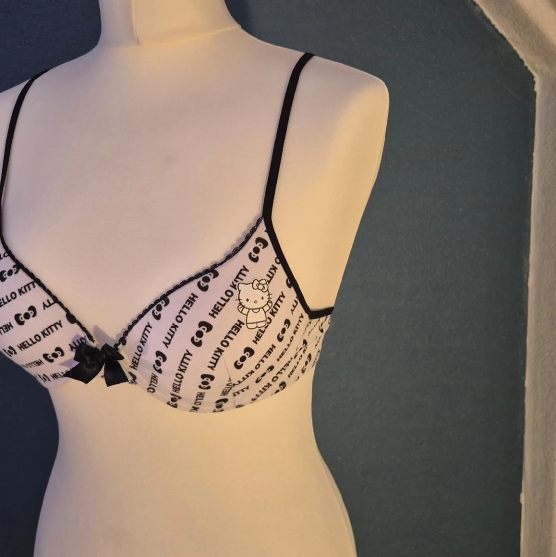 Hello Kitty BH 75A - 1