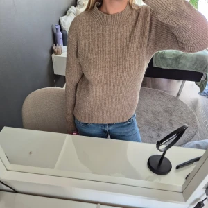 Brun stickad tröja - Jättesöt❣️