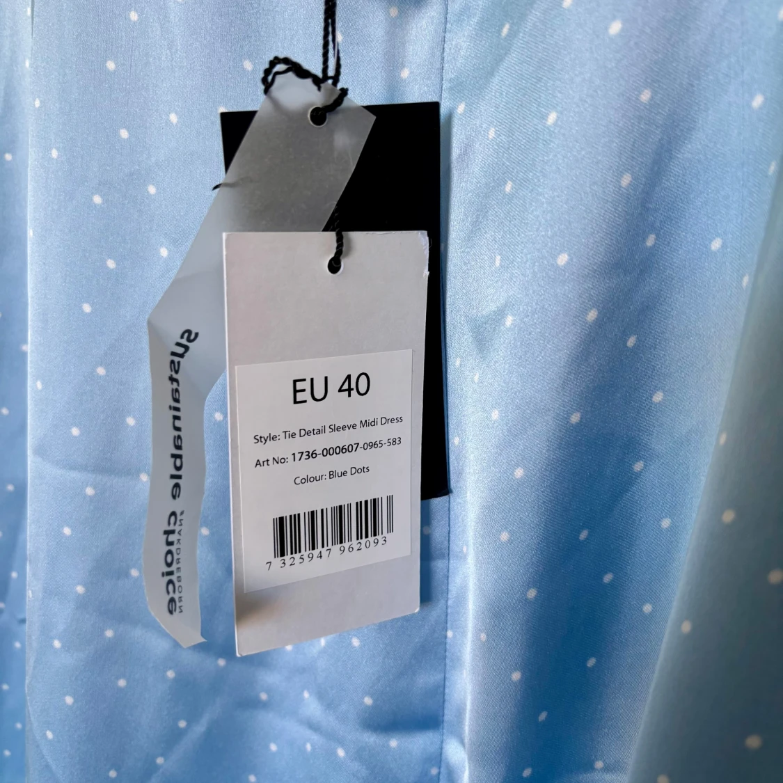Ljusblå prickig klänning  - 2