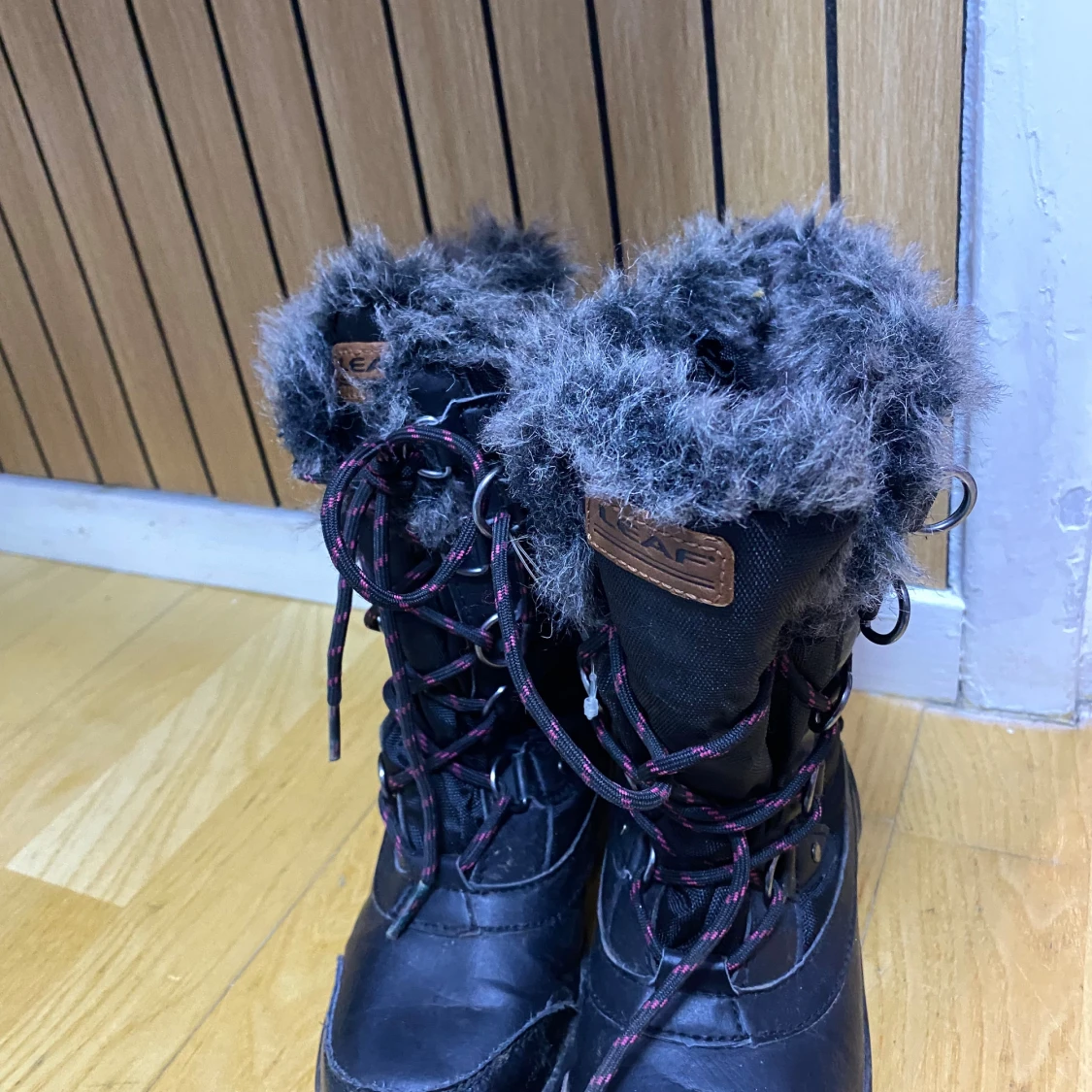 Svarta vinterstövlar från Leaf - 1