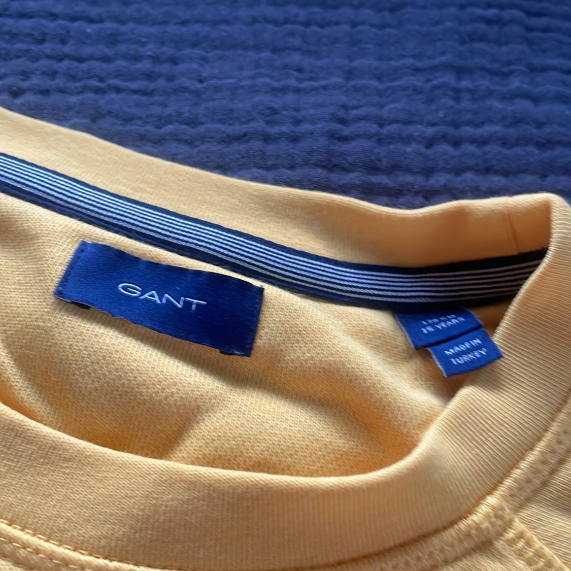 Gul sweatshirt från GANT - 2