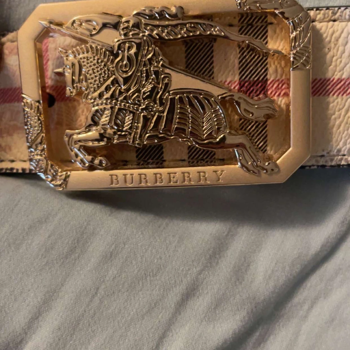 Burberry rutigt bälte med guldspänne - 1