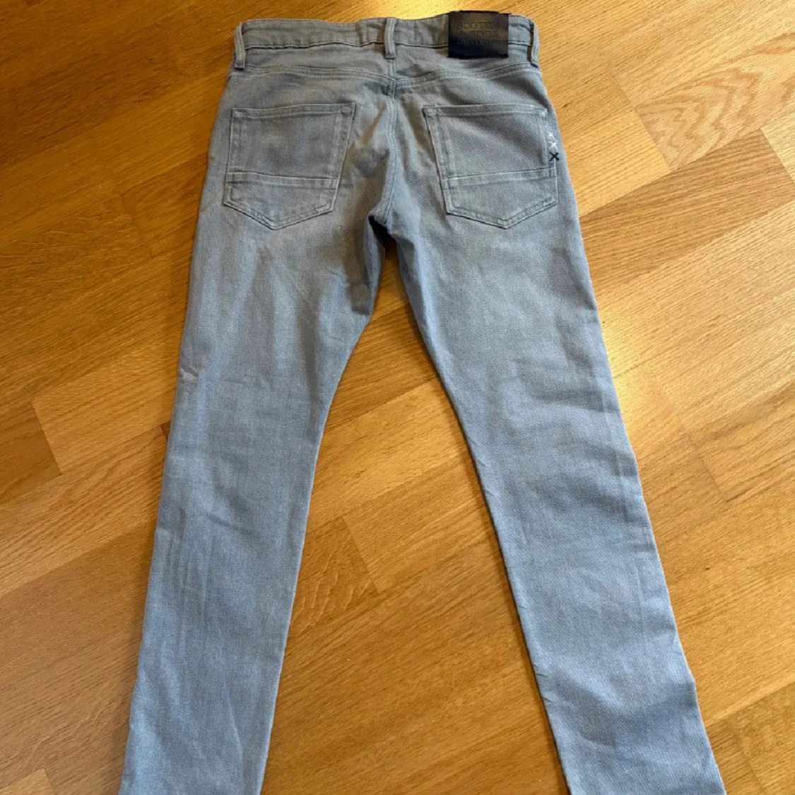 Gråa Scotch & Soda Ralston jeans w28 l30 - 1