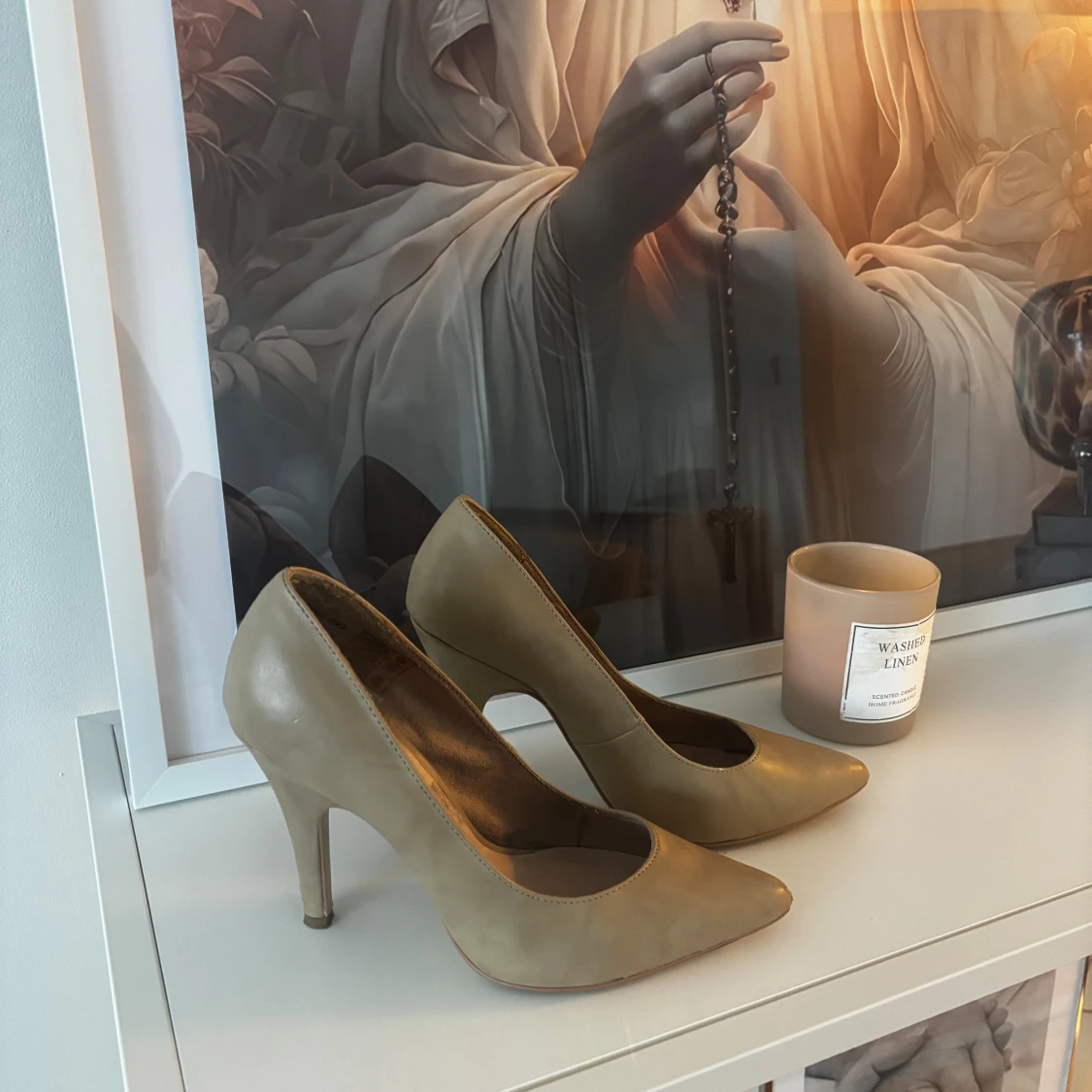 Beige pumps med spetsig tå