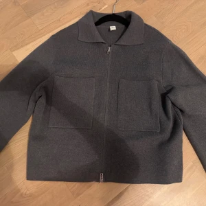 åhléns kofta - jätte fin och skön. Knappt använd