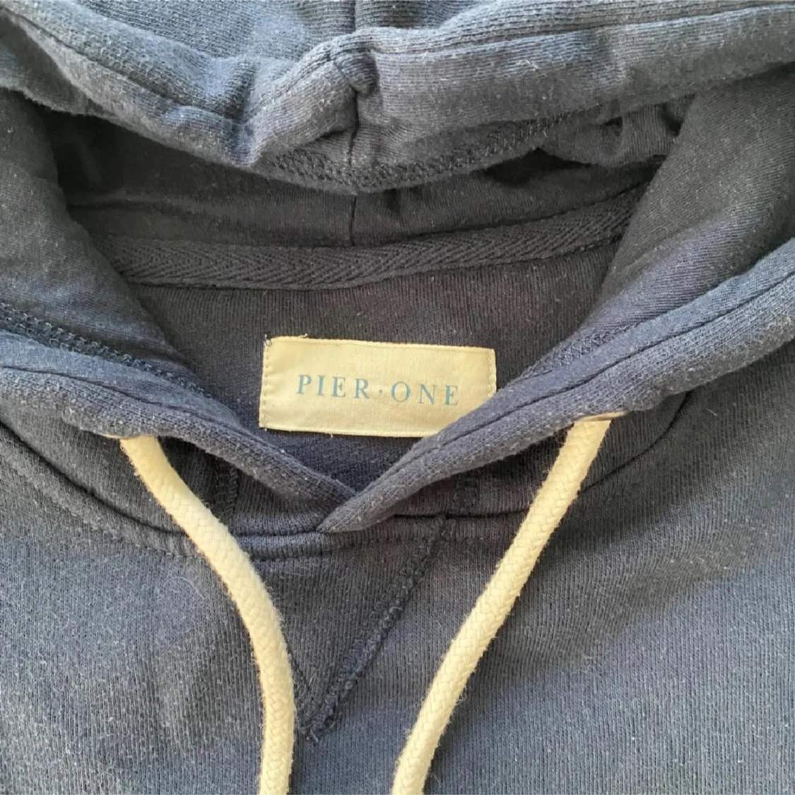 Mörkblå hoodie från Pier One - 2