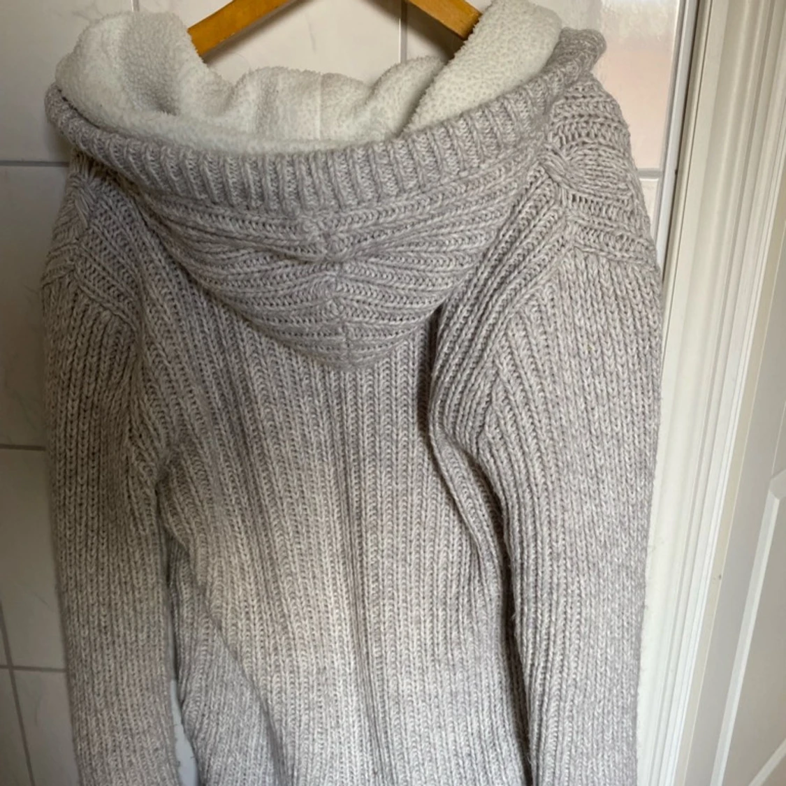 Stickad cardigan - 1