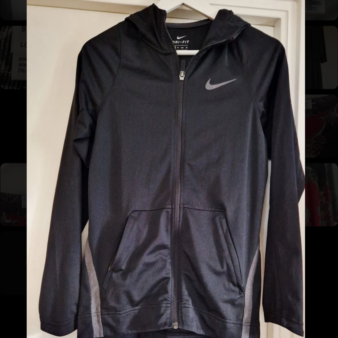 Svart Nike Dri-Fit träningsjacka XS