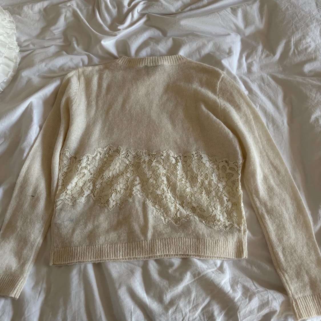 Beige stickad tröja med spets från Zara - 3