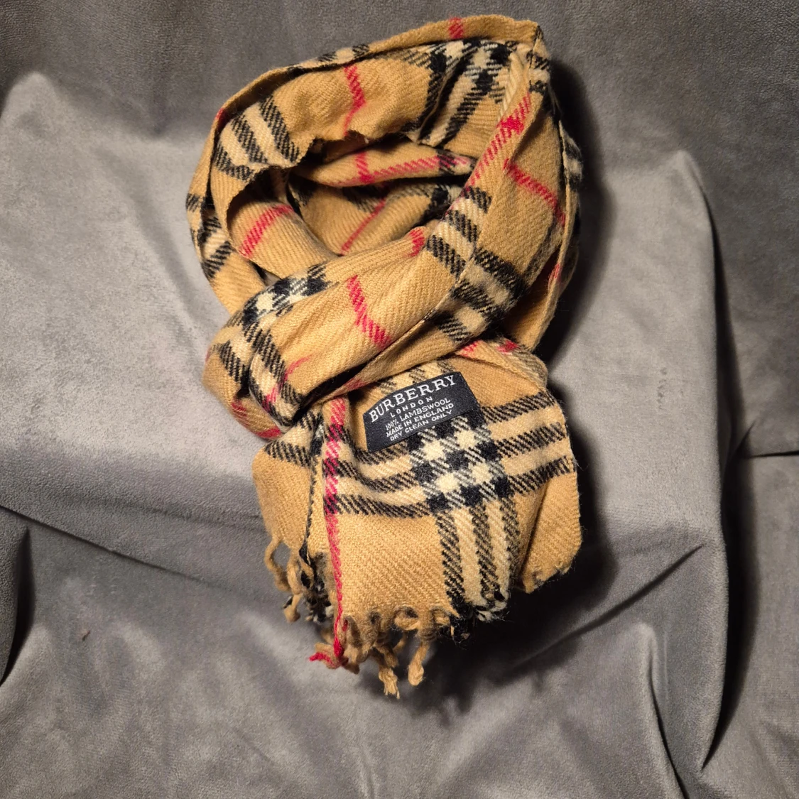 Rutig beige halsduk från Burberry - 2