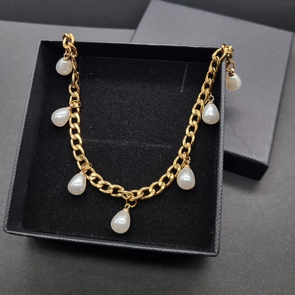 Handgjort halsband  - 2