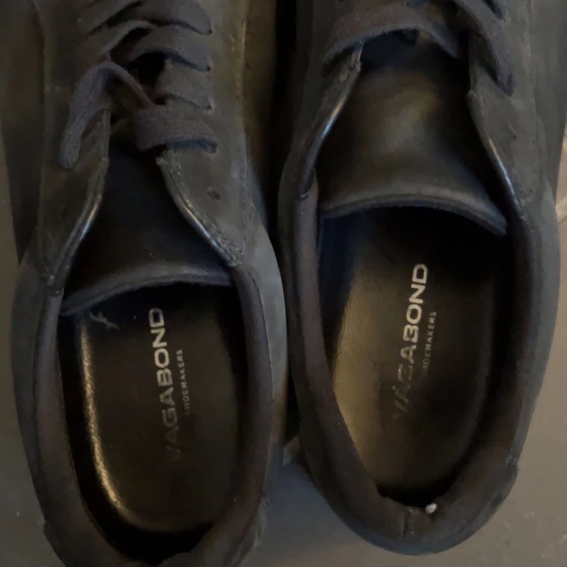 Svarta sneakers från Vagabond i mocka - 3