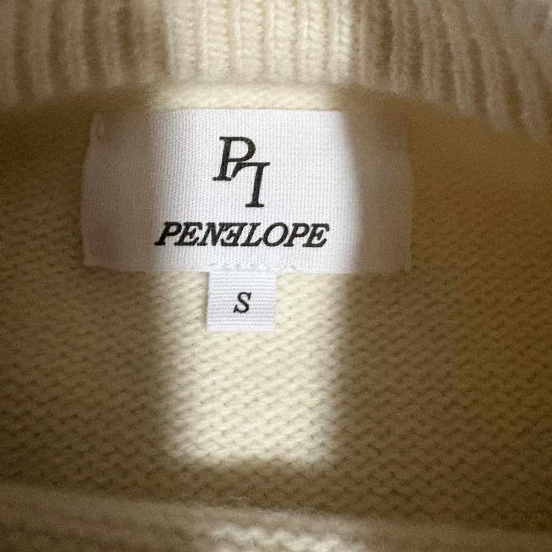 Vit stickad tröja från Penelope - 2