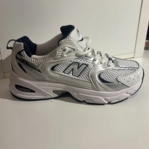 New Balance 530 skor (oanvända) - Säljer ett par New Balance 530 i helt ny skick eftersom de passar inte mig.