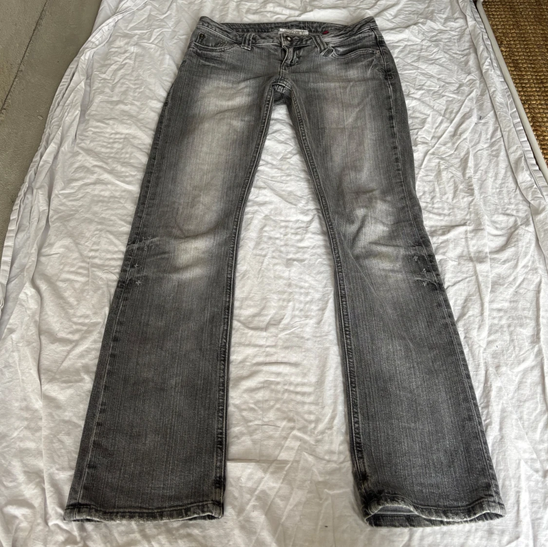 Gråa jeans - 1