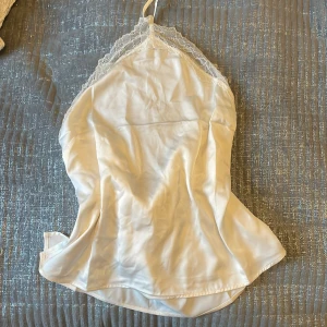 Rygglös topp - Oavnänd