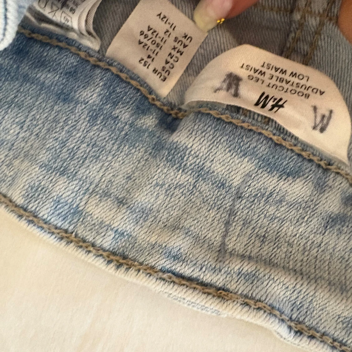 Bootcut ljusblå jeans från H&M - 2