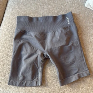 Dfyne Impact 6’5 Shorts  - Otroligt fina och sitter som en smäck, säljs pga används för lite. Använda 2 gånger. 