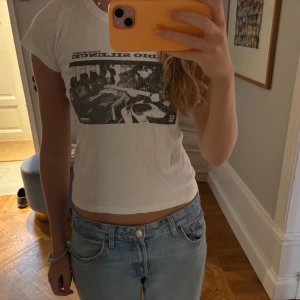 tshirt med tryck  - T-shirt från brandy med tryck 🎼🎼